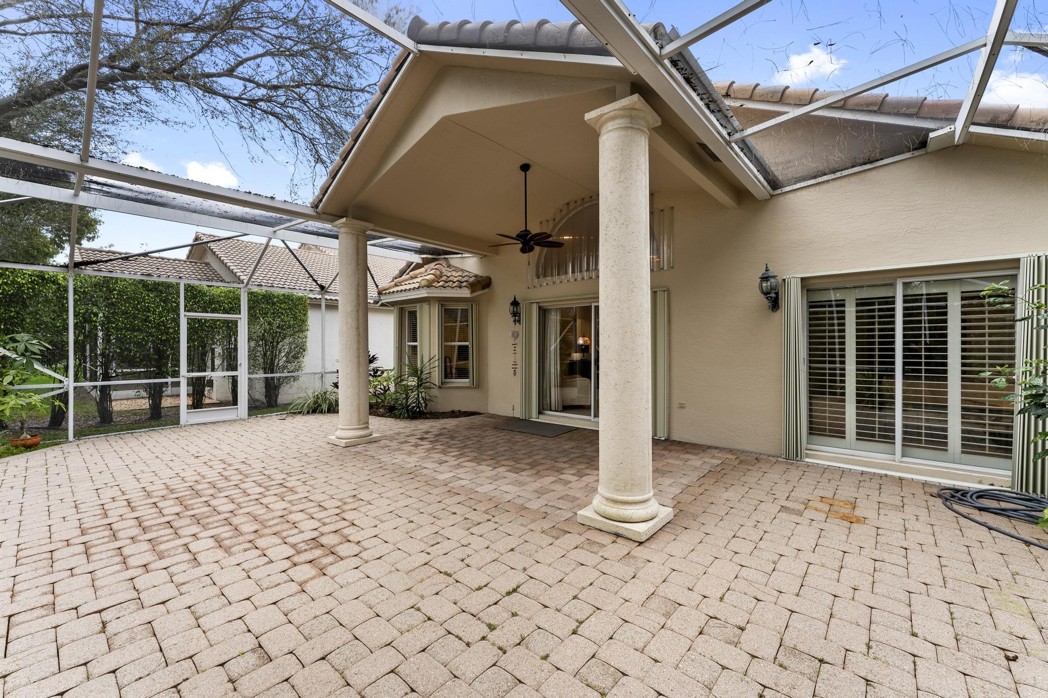 447 Woodview Circle
