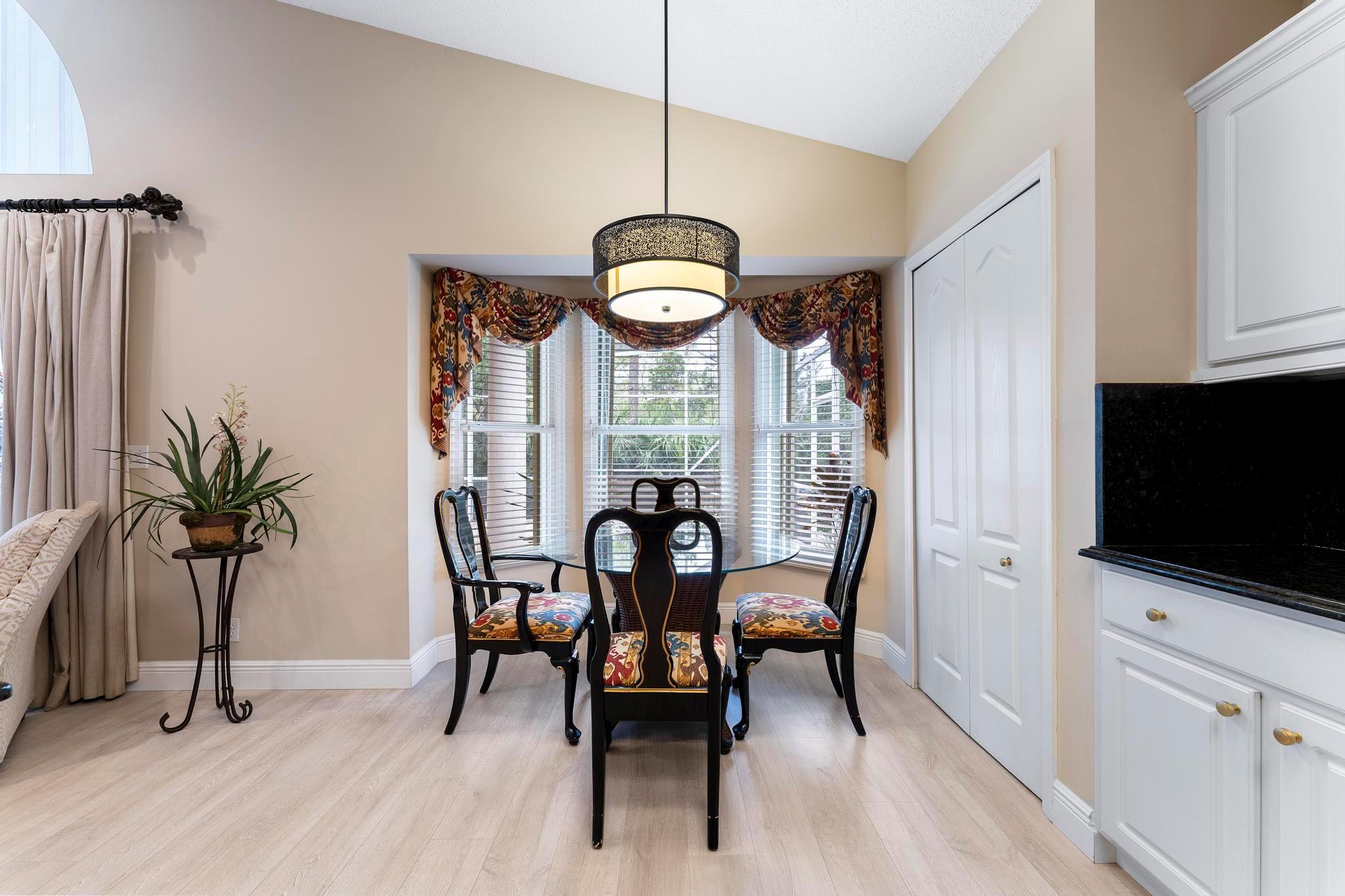 447 Woodview Circle