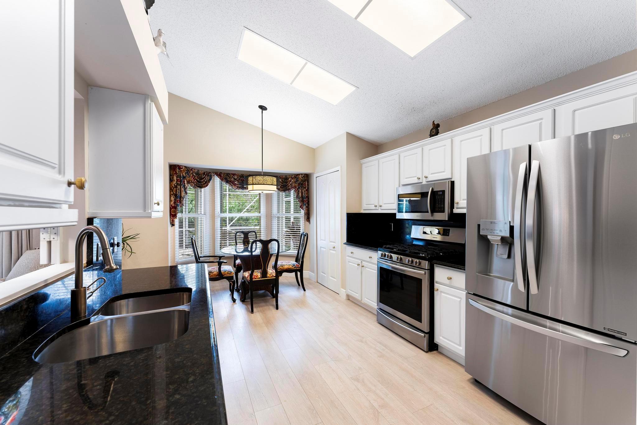 447 Woodview Circle