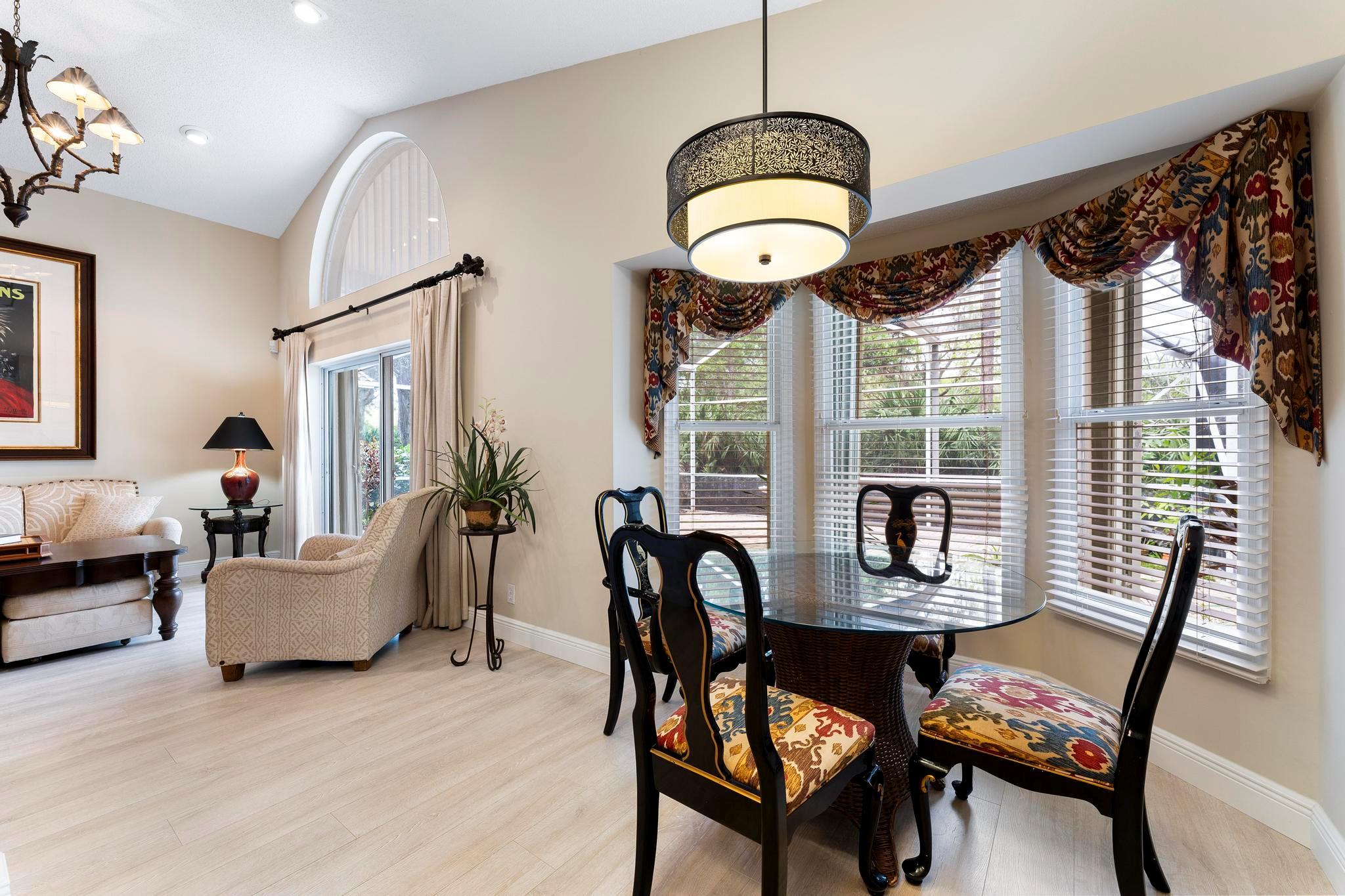 447 Woodview Circle