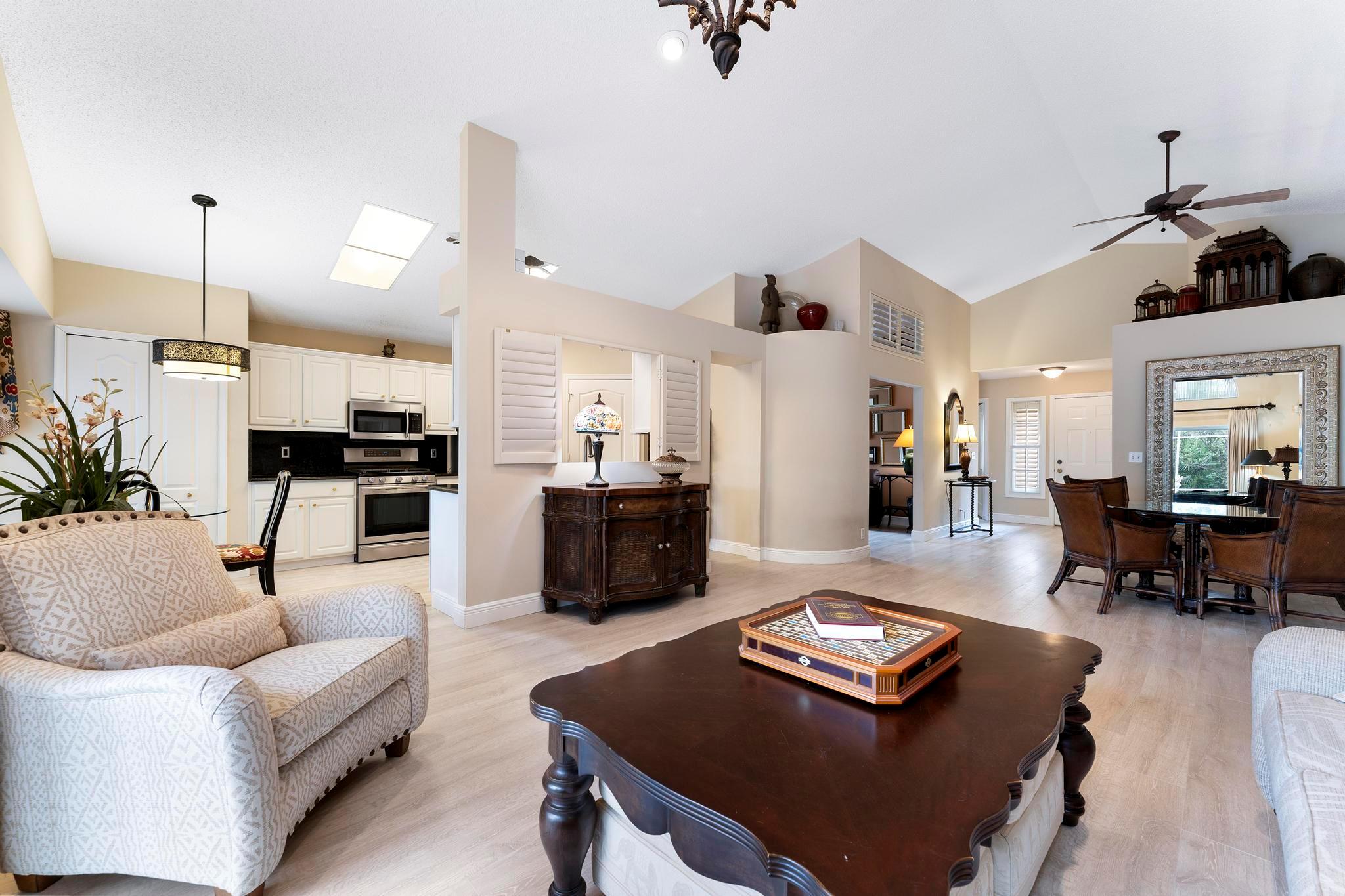 447 Woodview Circle