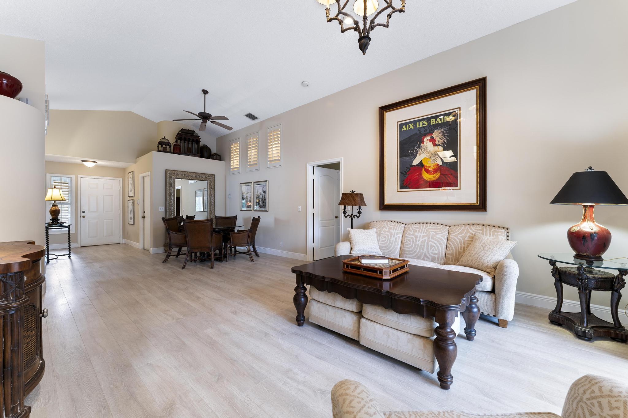 447 Woodview Circle