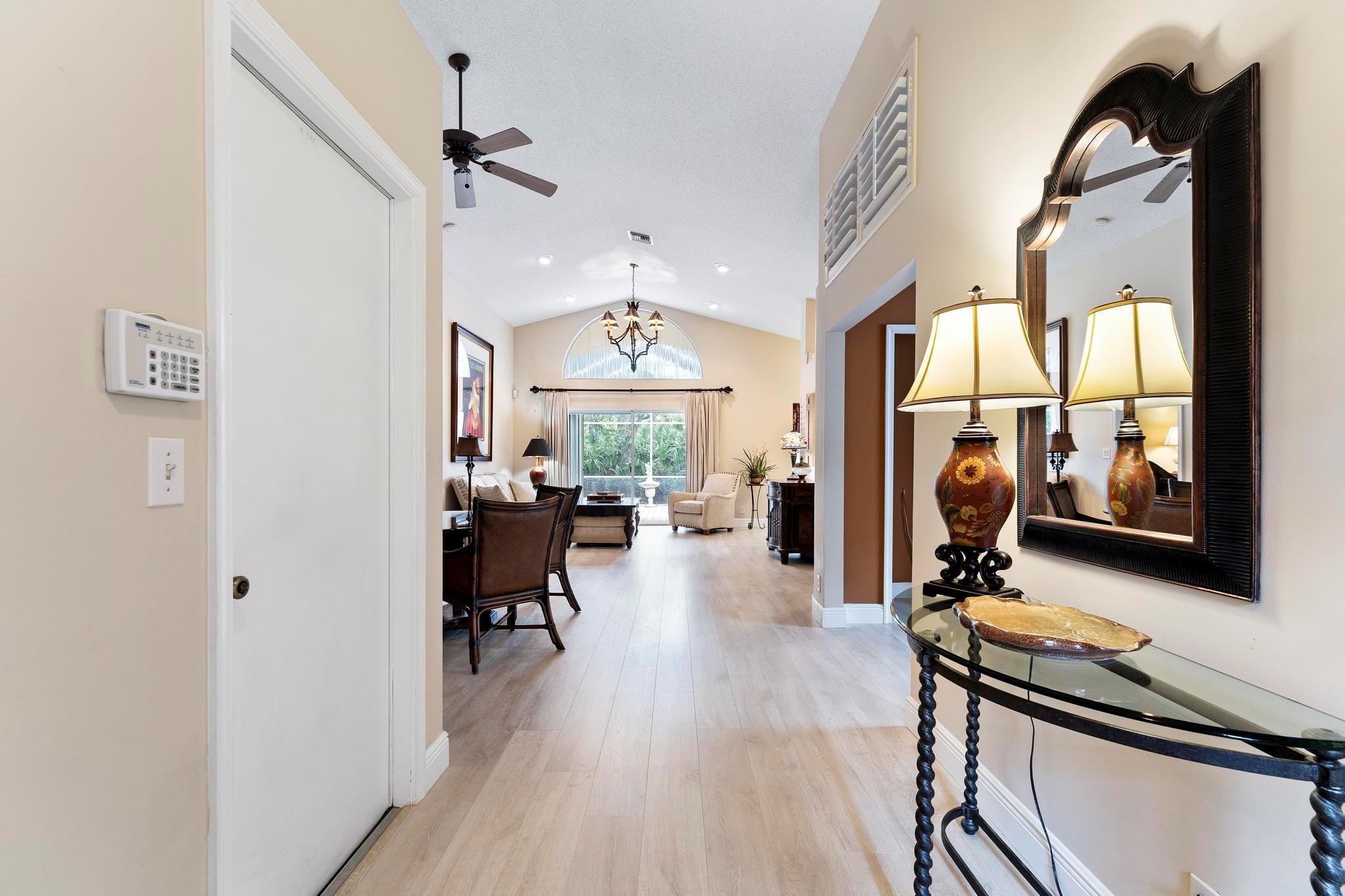 447 Woodview Circle