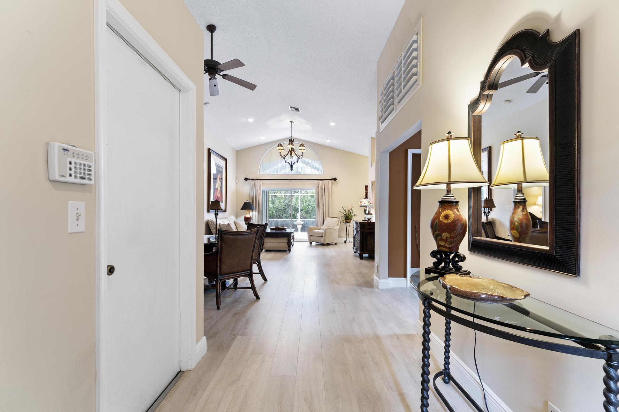 447 Woodview Circle
