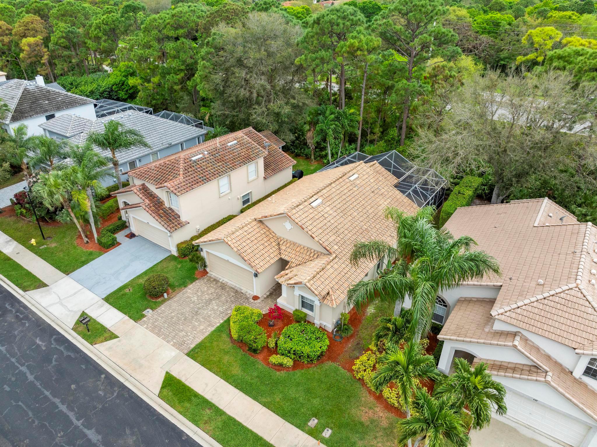 447 Woodview Circle