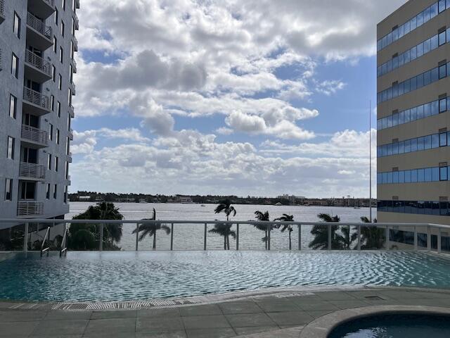 1551 N Flagler Drive L6