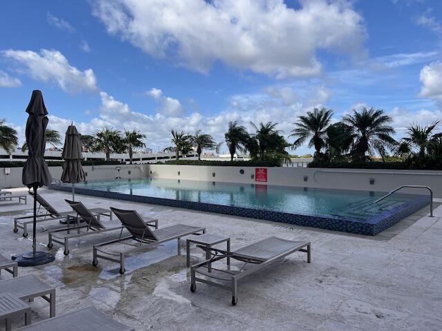 1551 N Flagler Drive L6