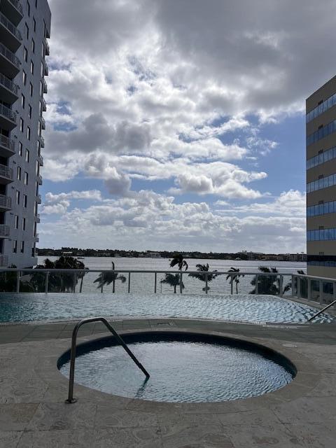 1551 N Flagler Drive L6