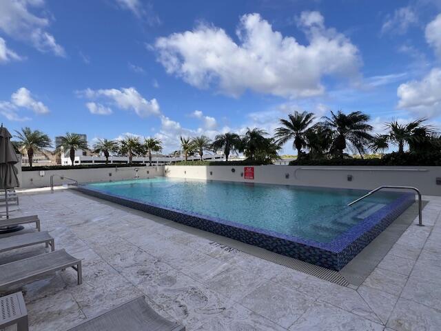 1551 N Flagler Drive L6