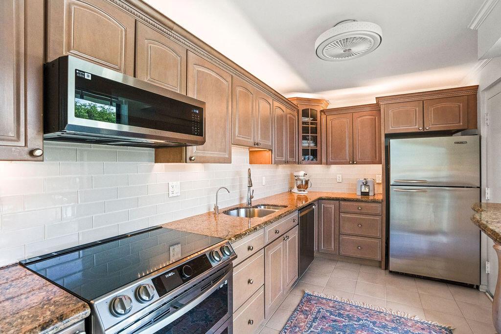 2520 Presidential Way 203