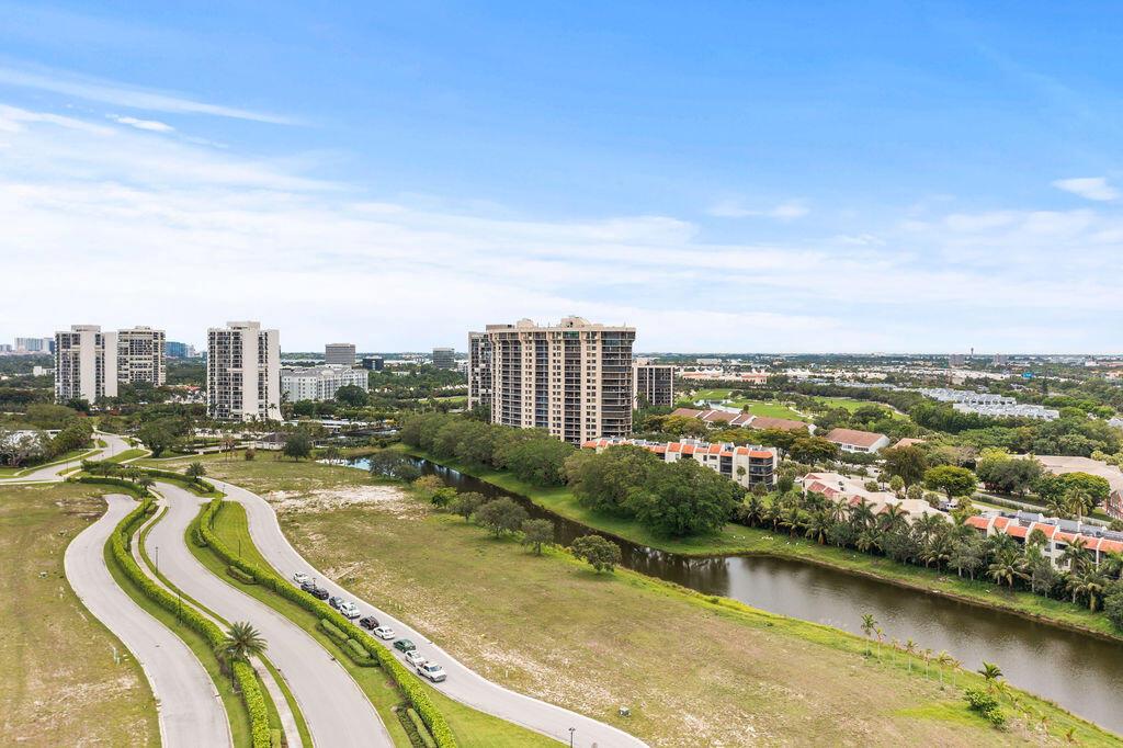 2520 Presidential Way 203