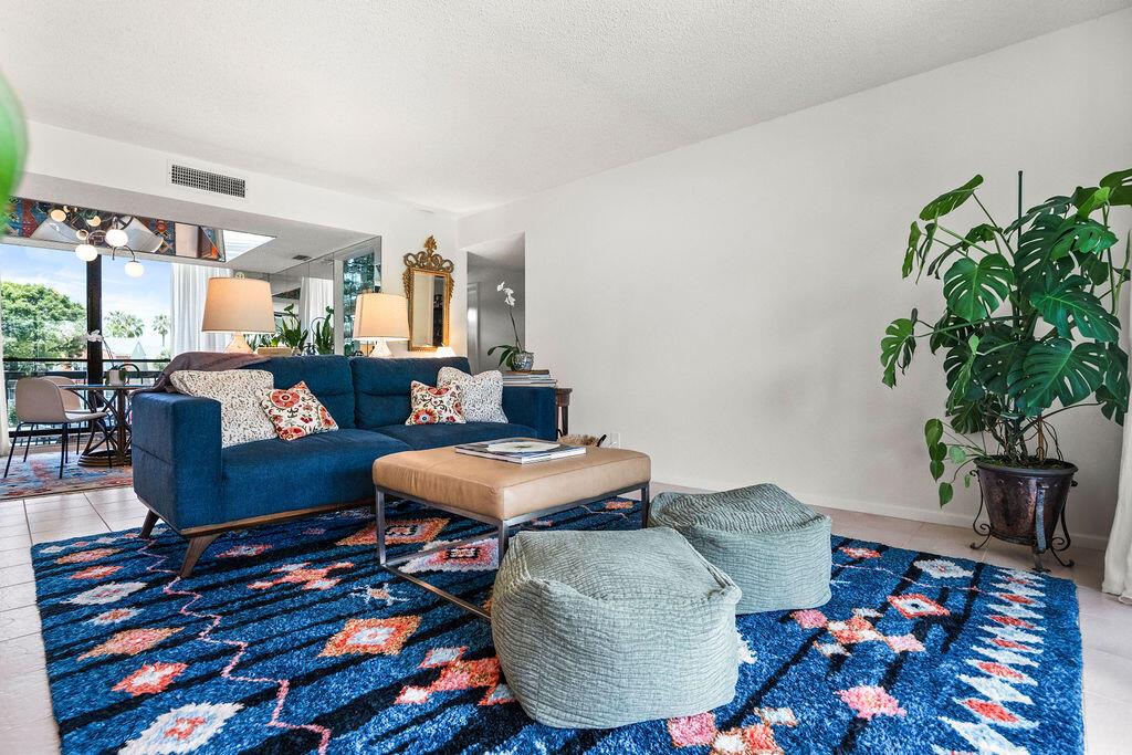 2520 Presidential Way 203