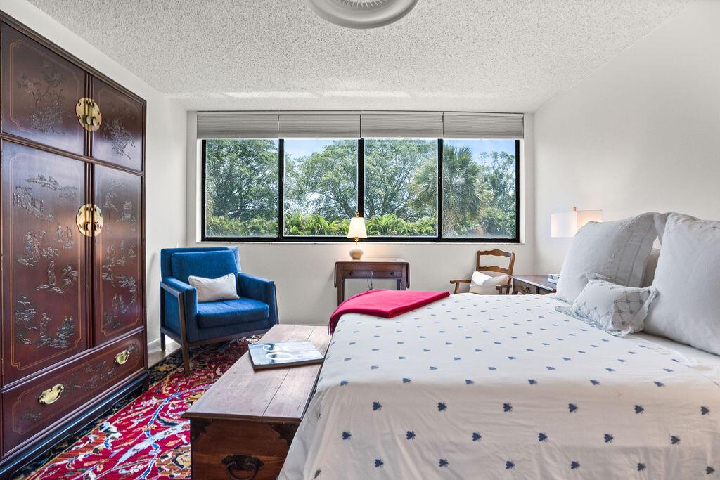 2520 Presidential Way 203