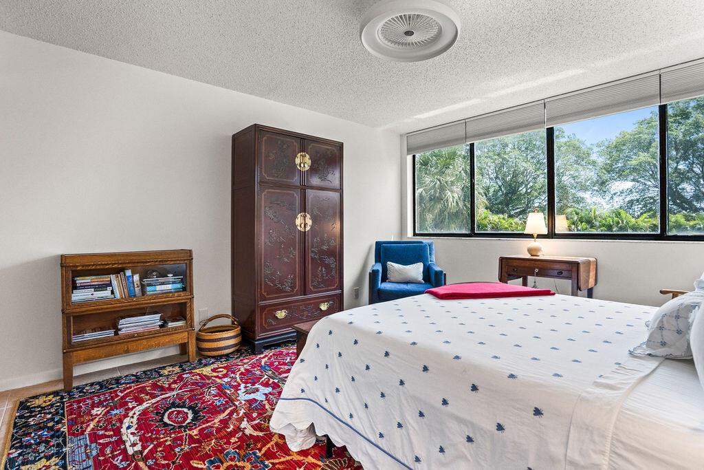 2520 Presidential Way 203