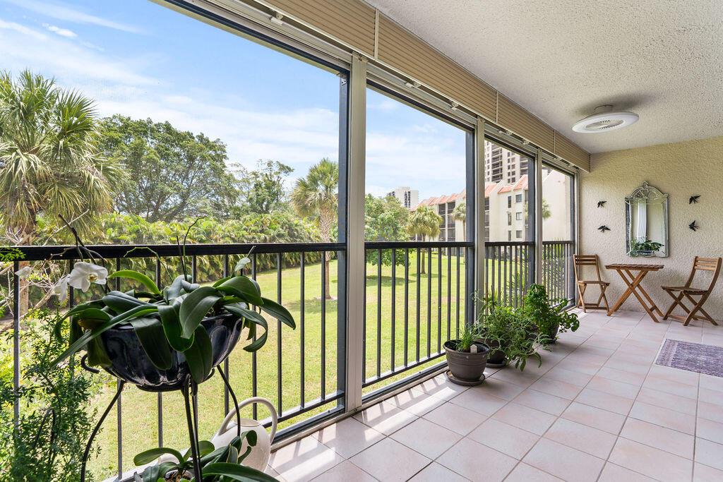 2520 Presidential Way 203