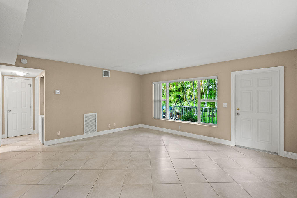 112 Tacoma Lane 2