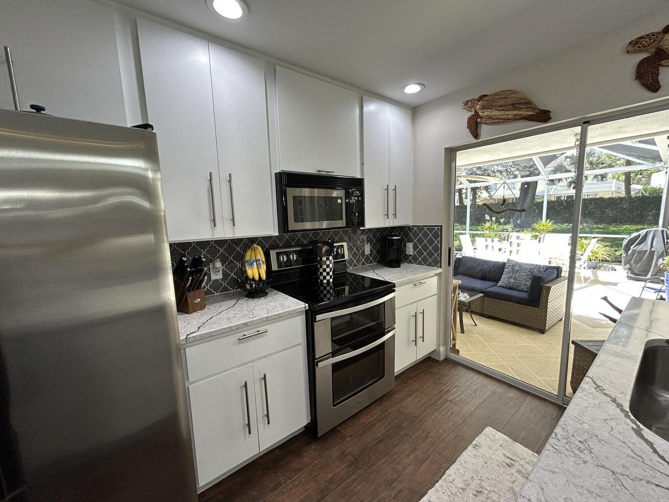 7204 Geminata Oak Court