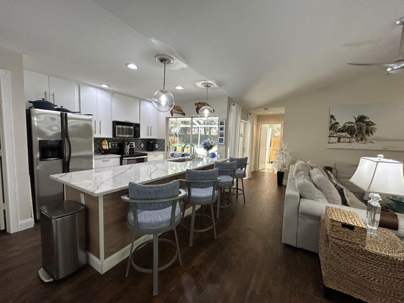 7204 Geminata Oak Court