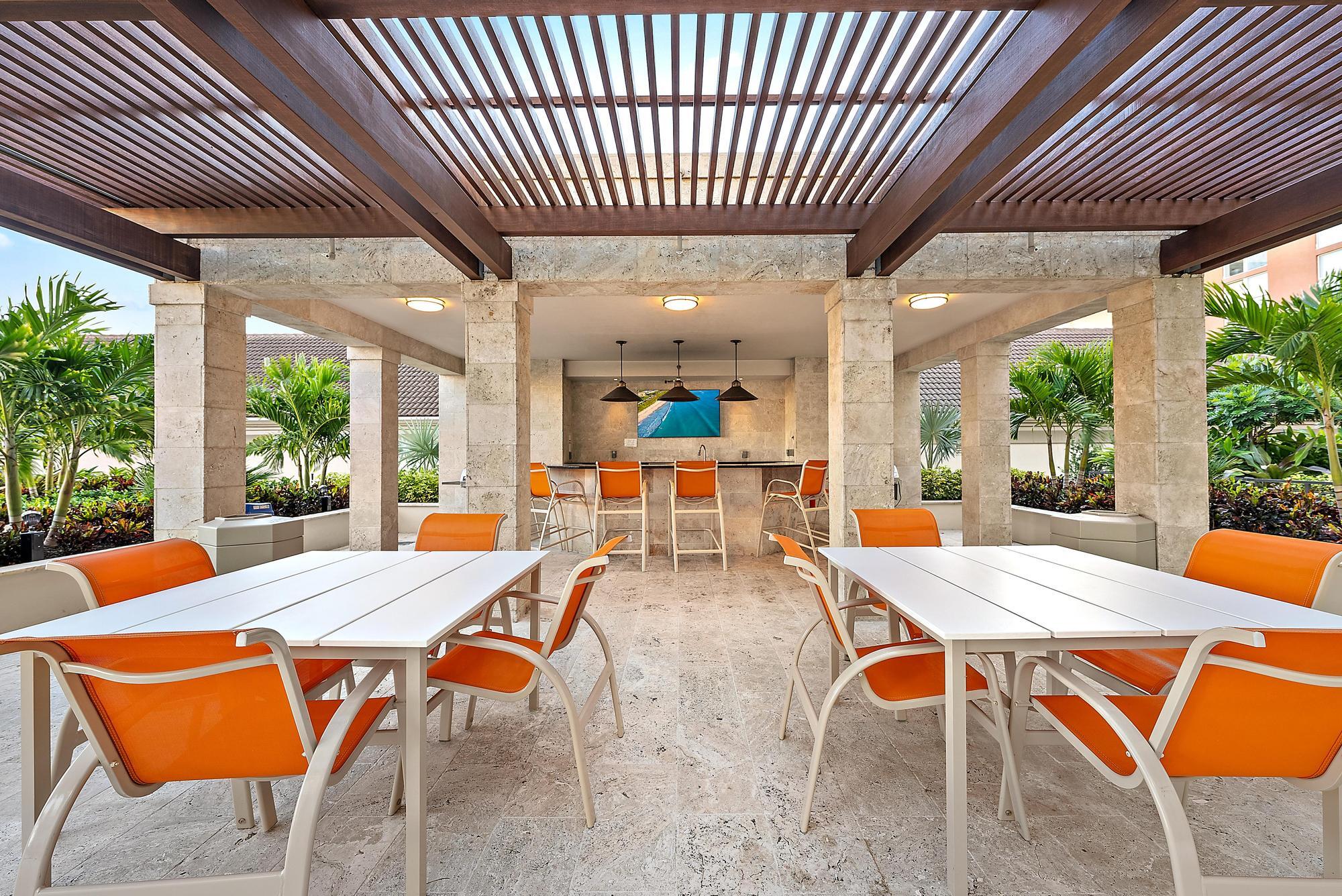 550 Okeechobee Boulevard Uph-11