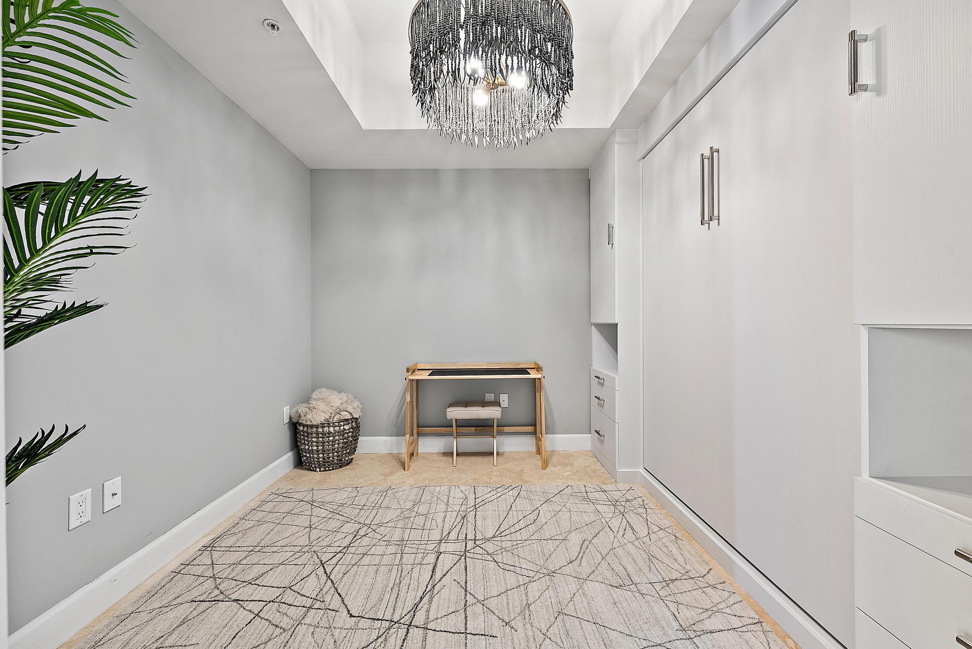 550 Okeechobee Boulevard Uph-11