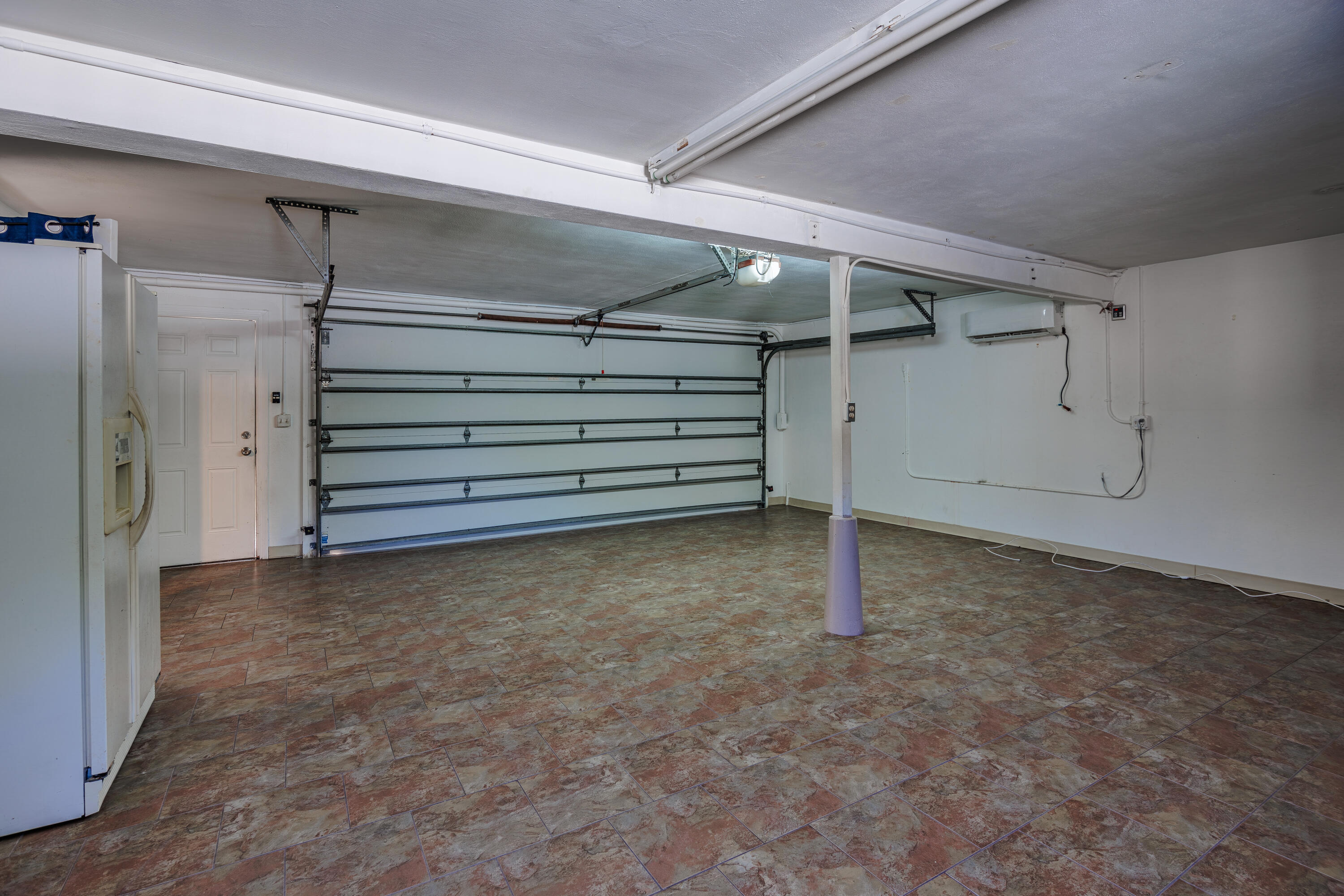 527 W Jasmine Drive