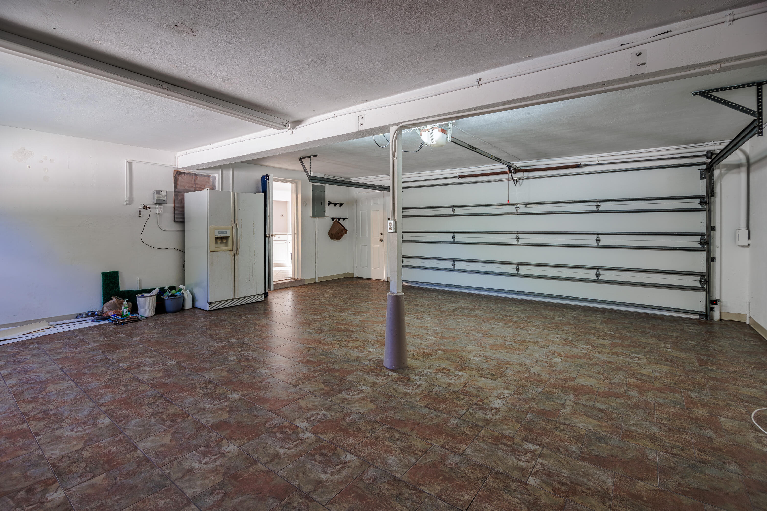 527 W Jasmine Drive