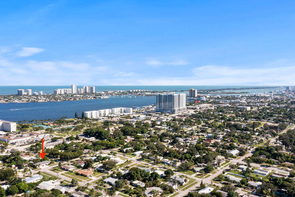 137 Hawthorne Drive B