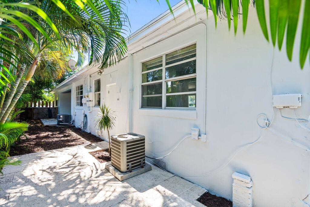 137 Hawthorne Drive B