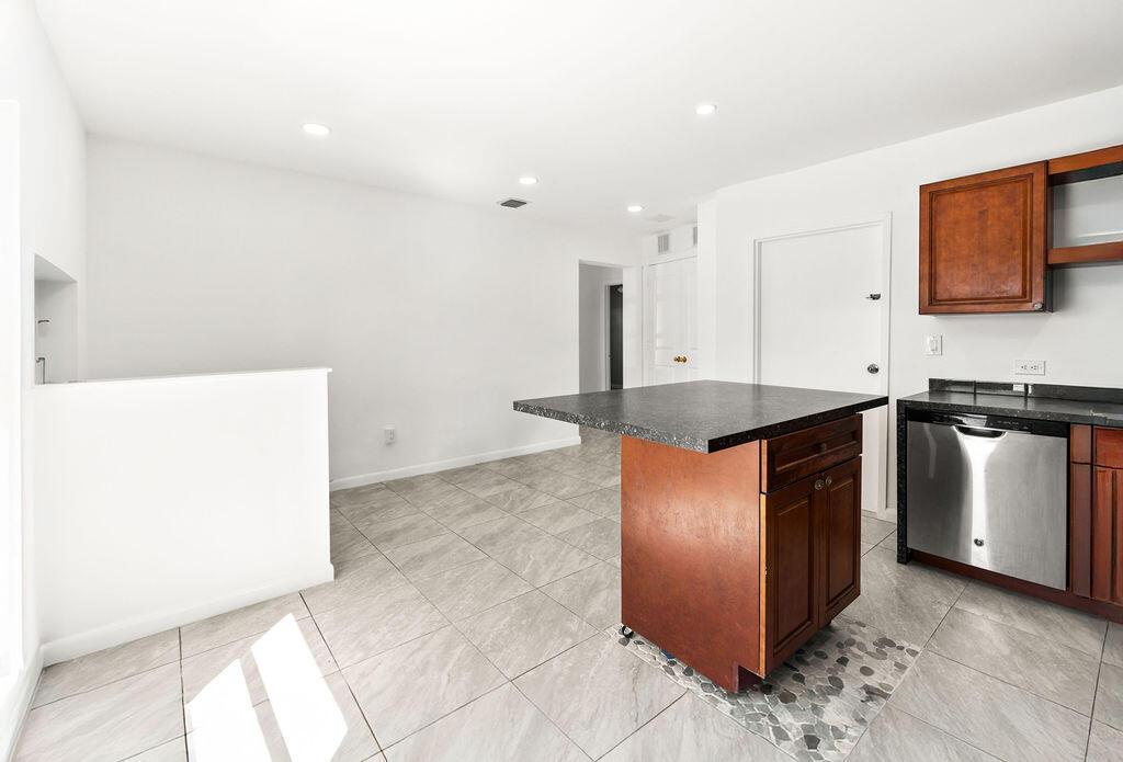 137 Hawthorne Drive B