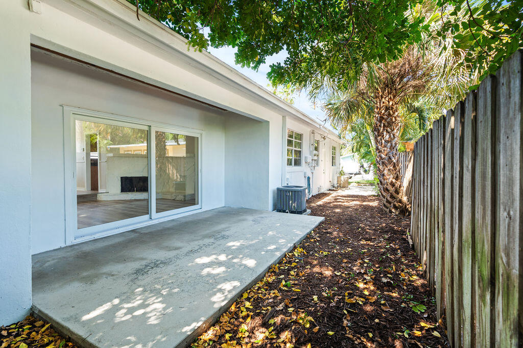 137 Hawthorne Drive A