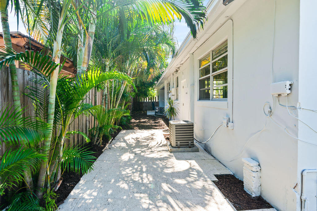 137 Hawthorne Drive A