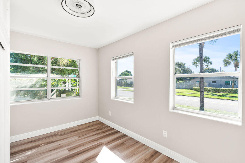 137 Hawthorne Drive A