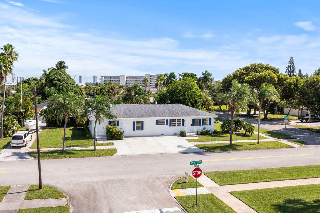 137 Hawthorne Drive A