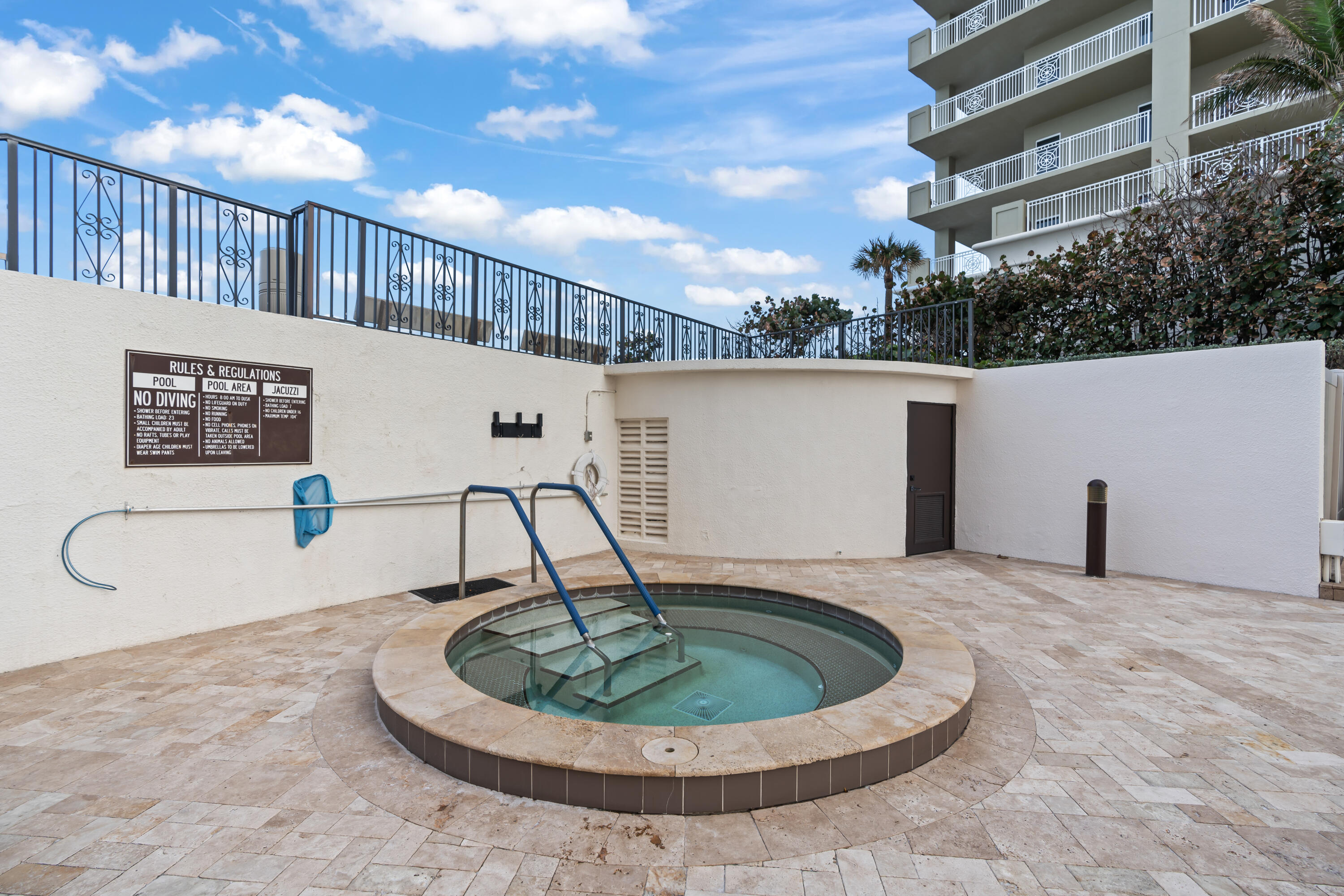 5380 N Ocean Drive 10g, Singer Island Unit: 10g