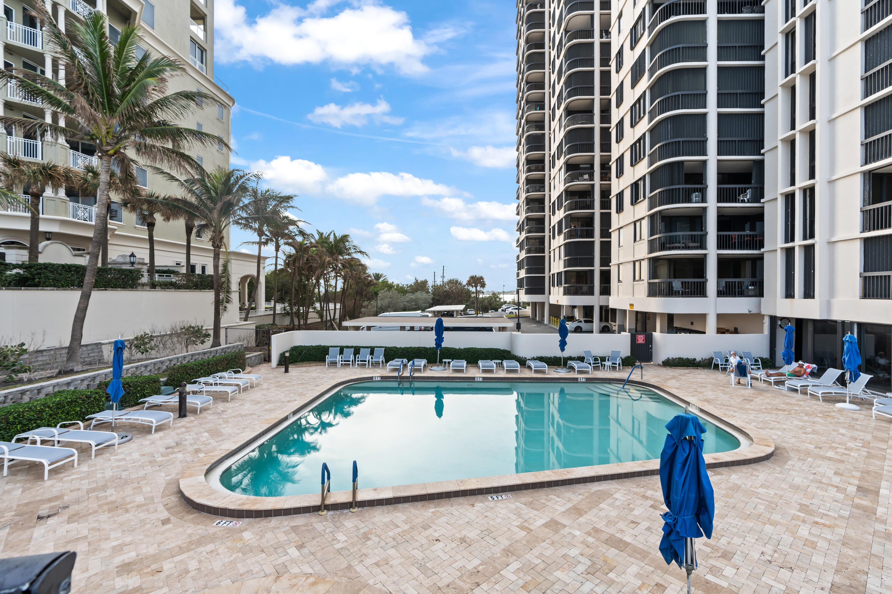 5380 N Ocean Drive 10g, Singer Island Unit: 10g