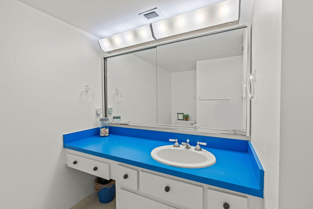 5380 N Ocean Drive 10g, Singer Island Unit: 10g