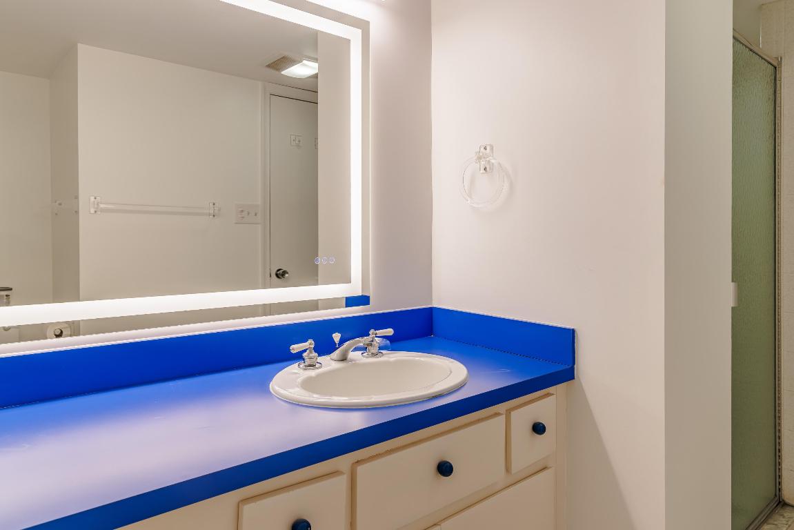 5380 N Ocean Drive 10g, Singer Island Unit: 10g