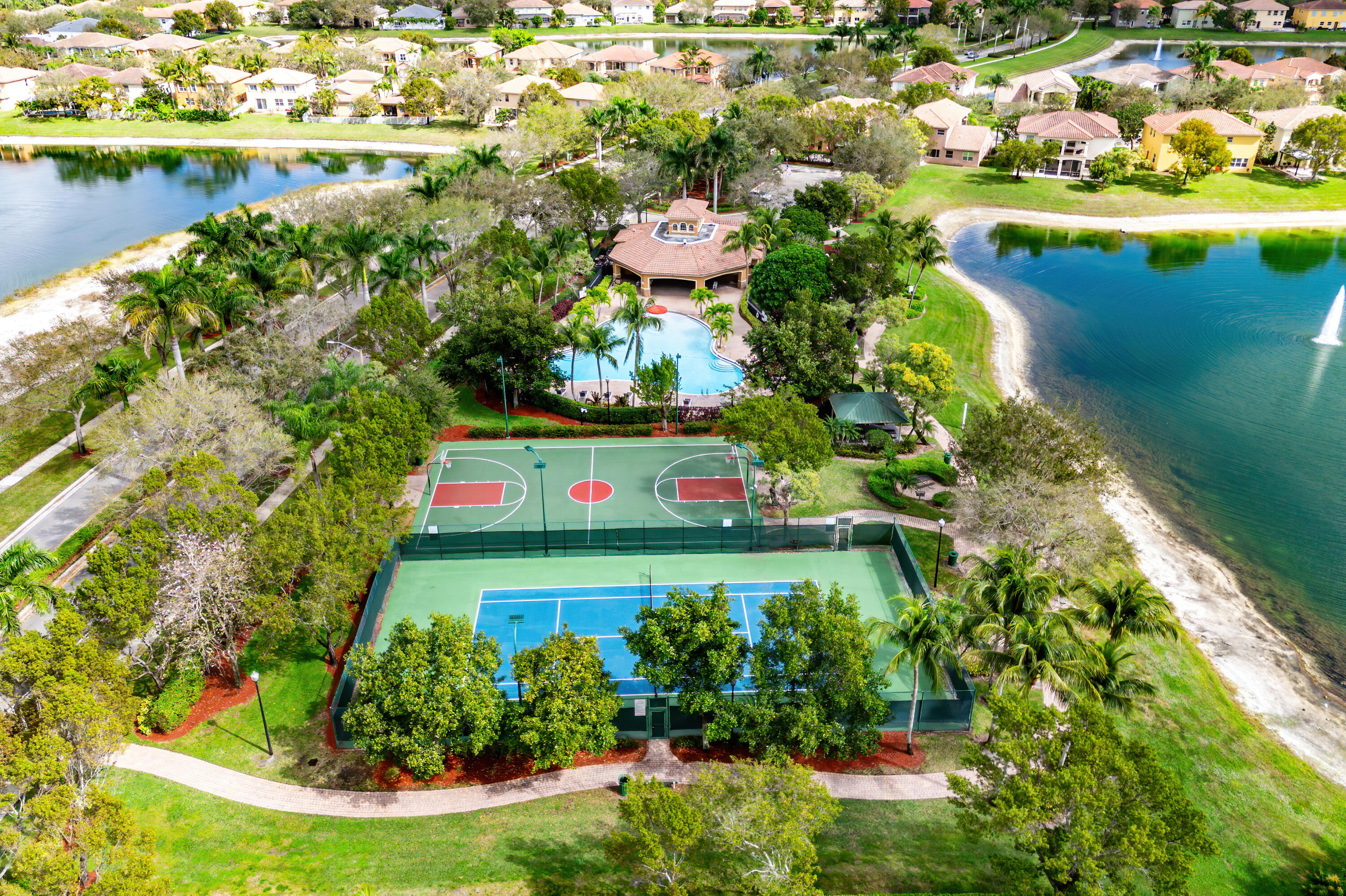 853 Gazetta Way