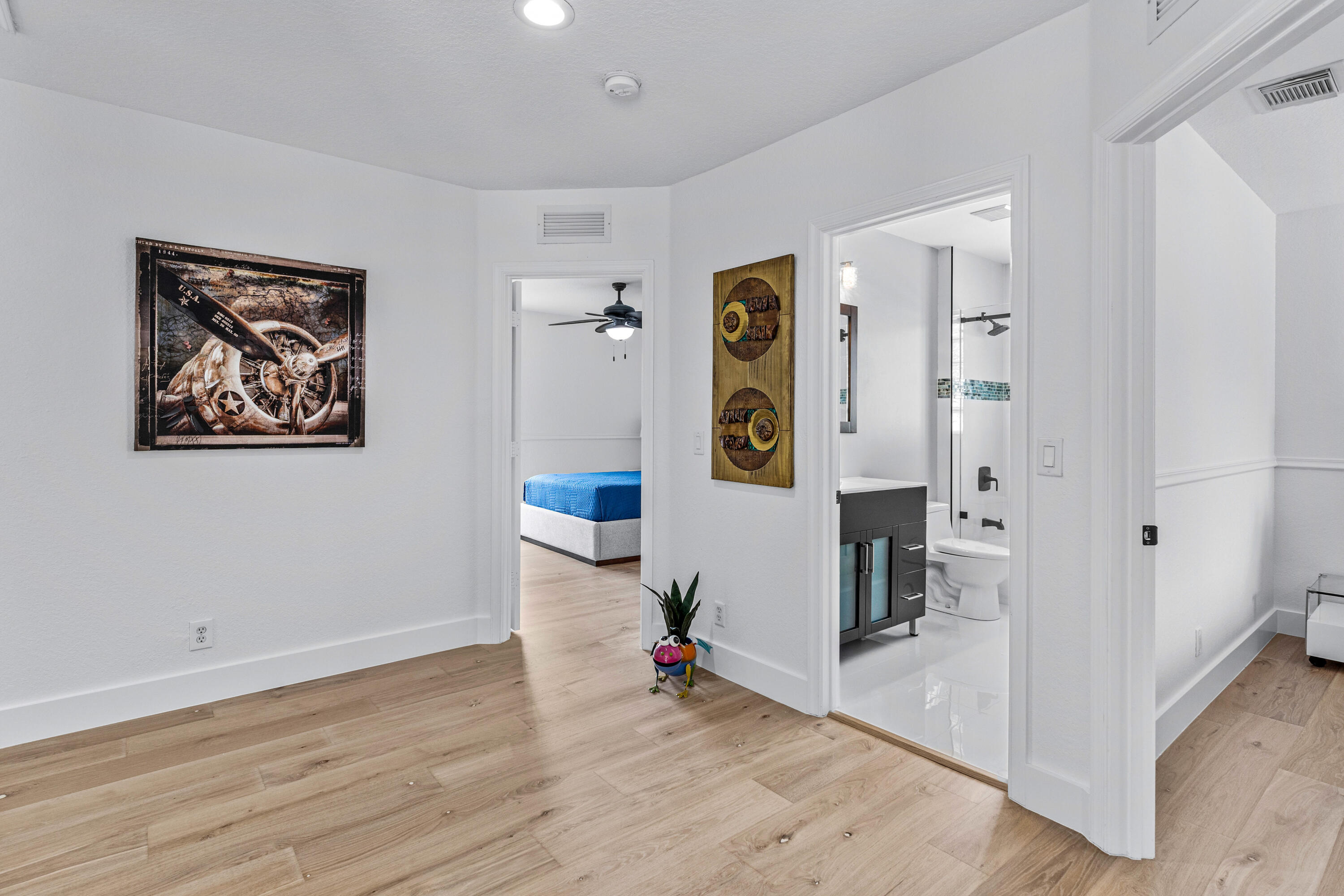 853 Gazetta Way