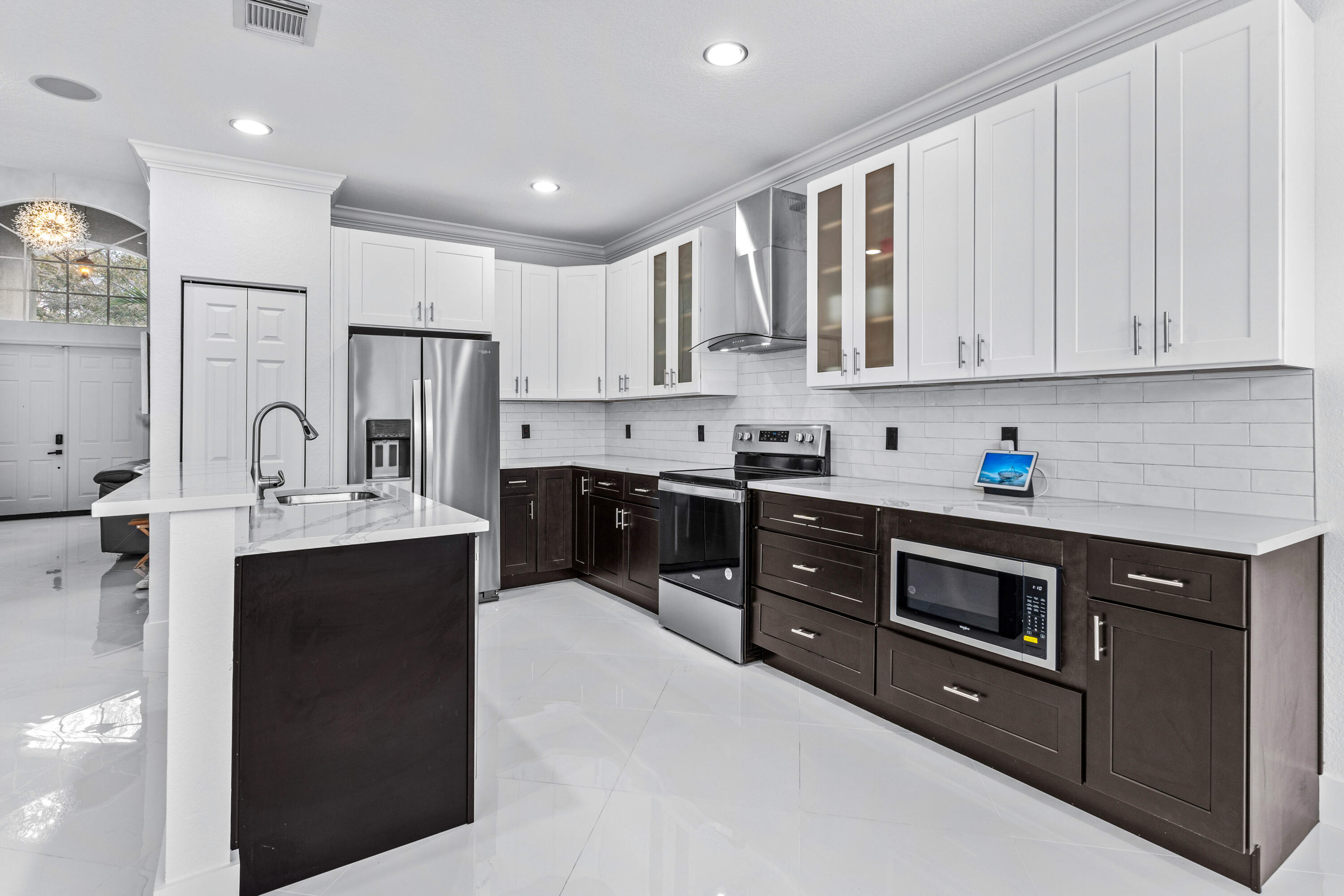 853 Gazetta Way