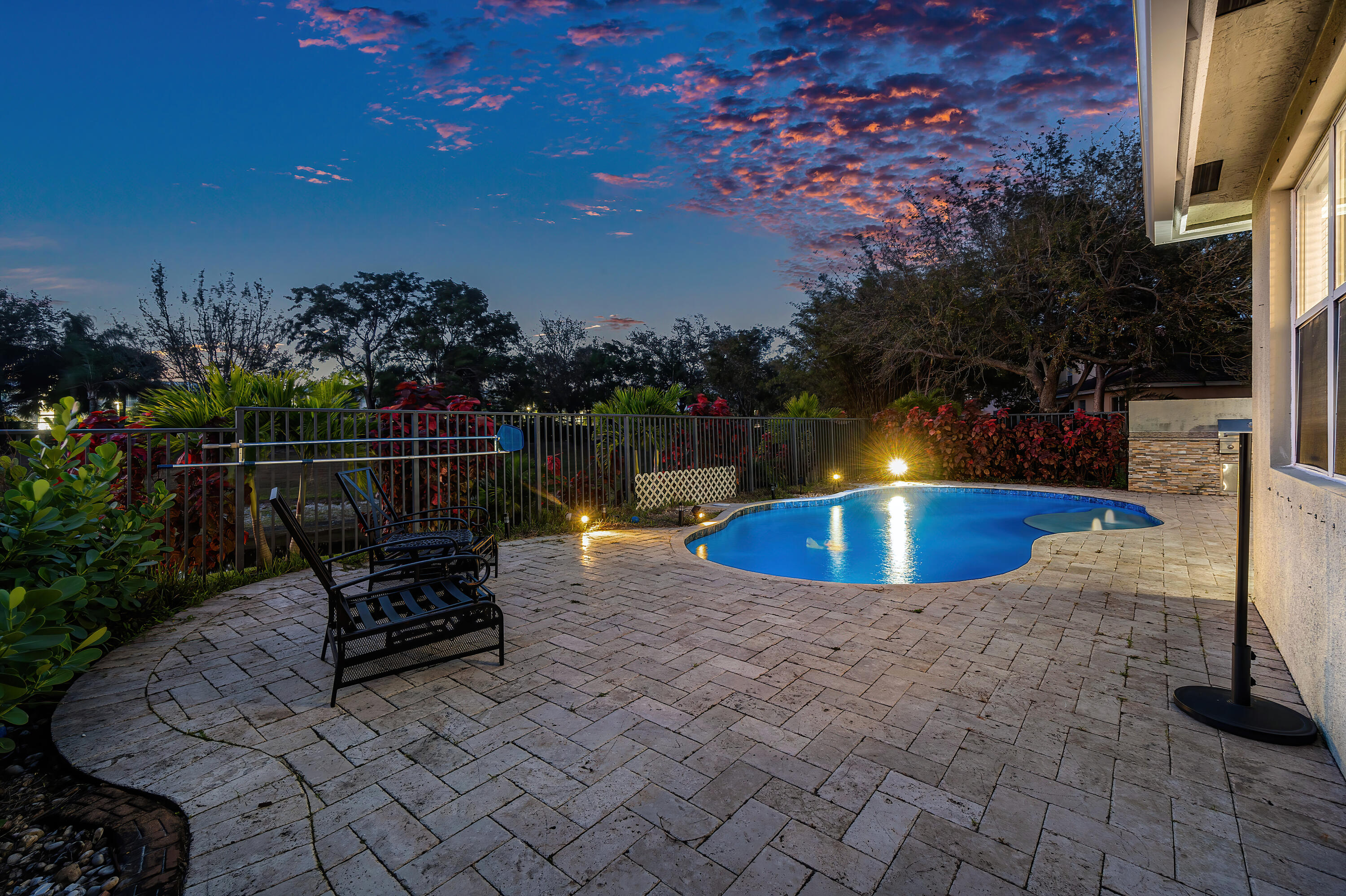 853 Gazetta Way