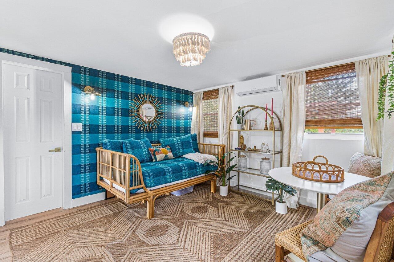 423 W Ocean Avenue