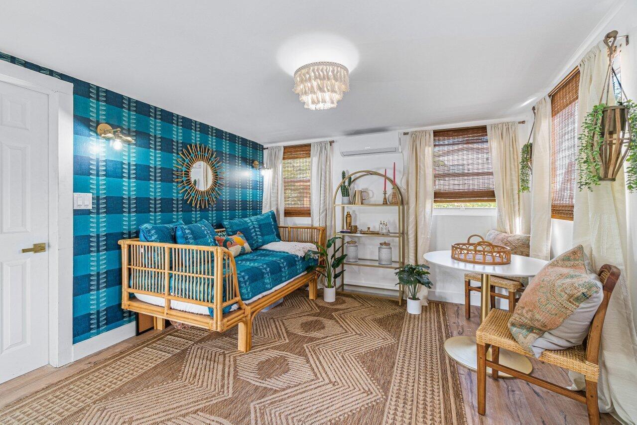 423 W Ocean Avenue