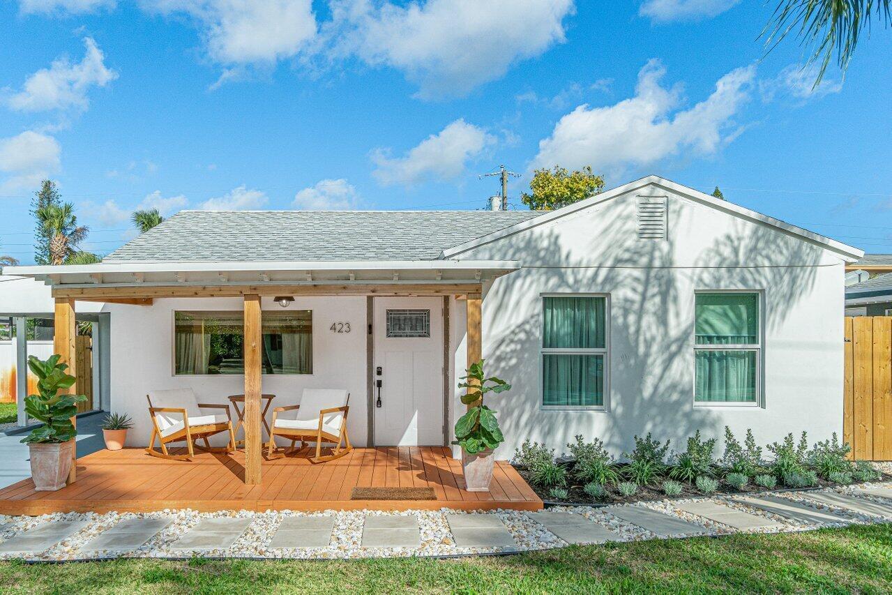 423 W Ocean Avenue