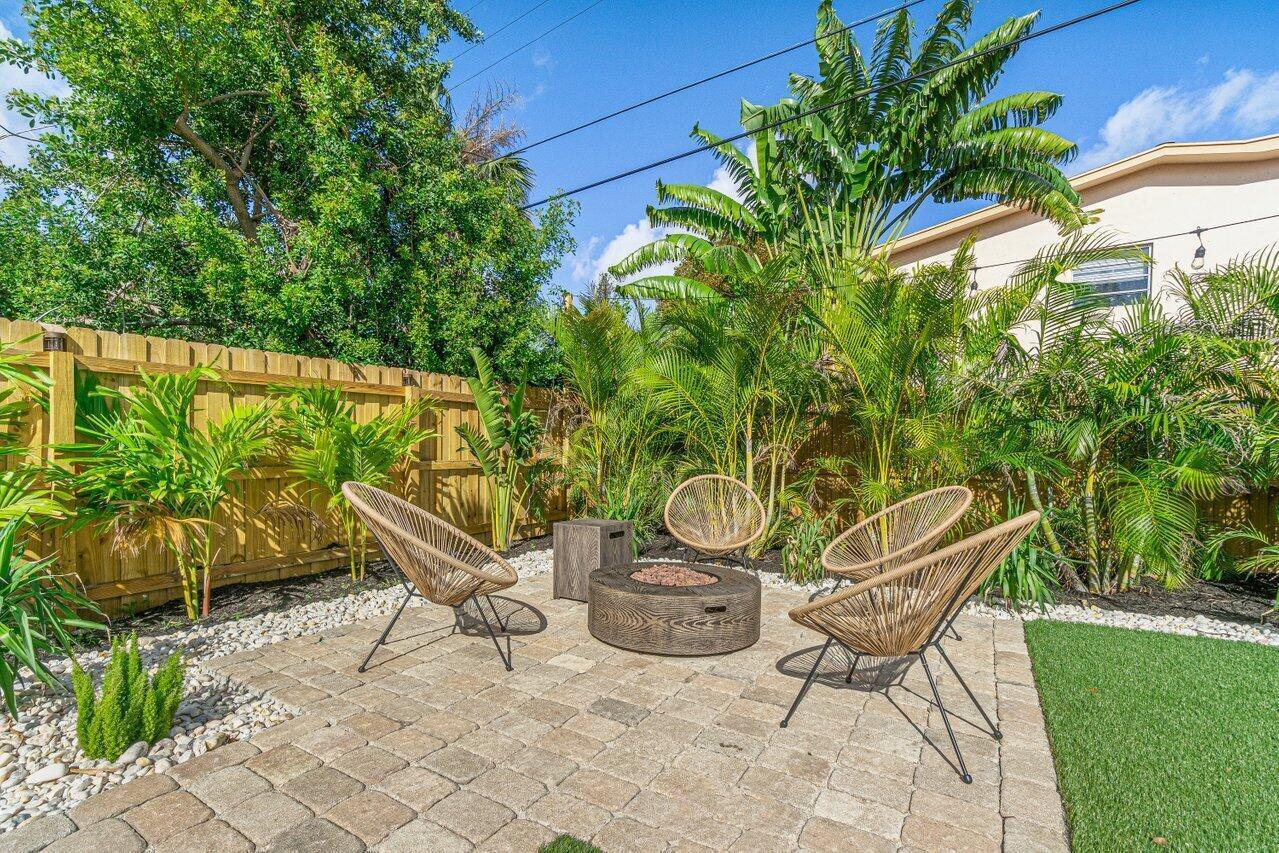 423 W Ocean Avenue