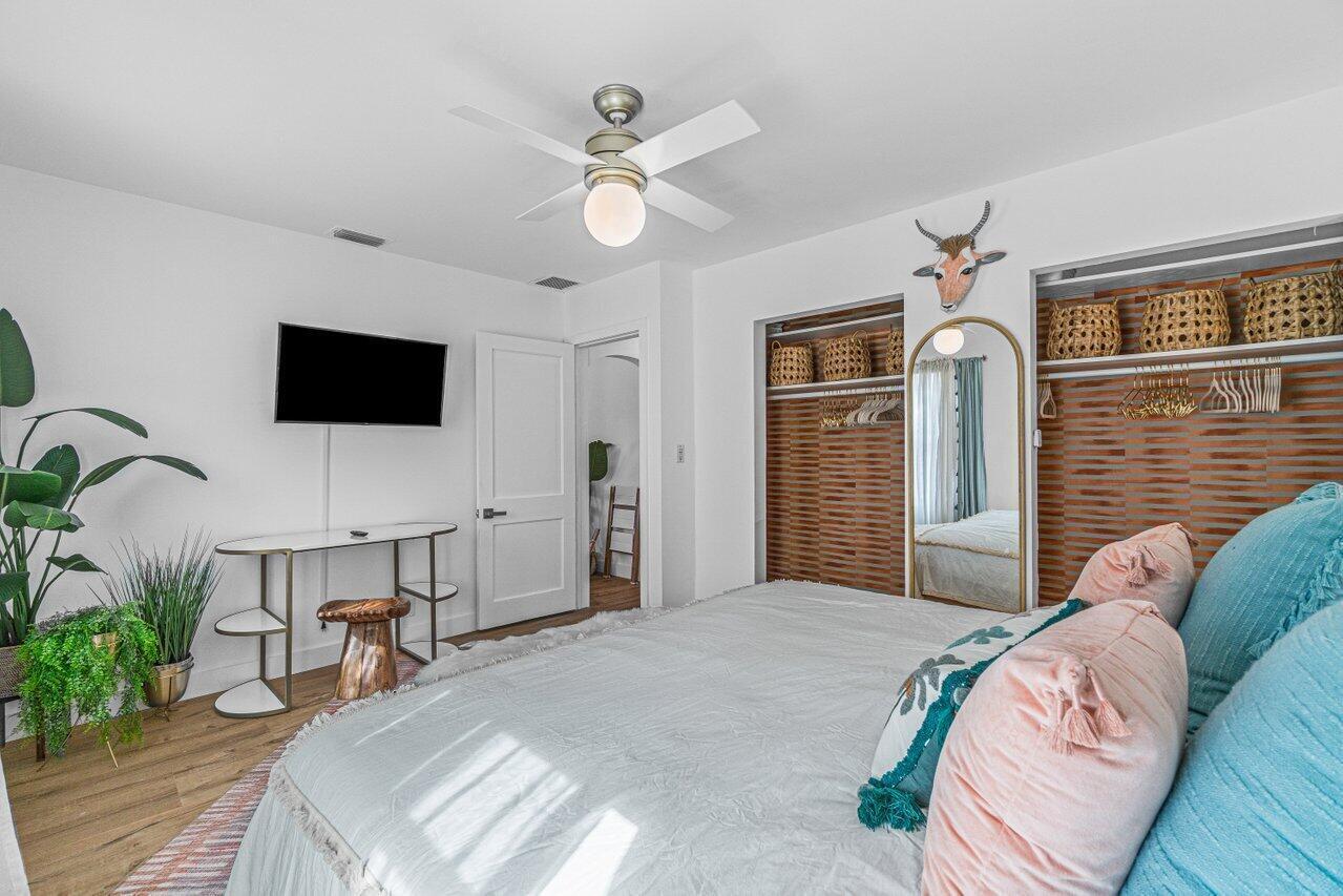 423 W Ocean Avenue