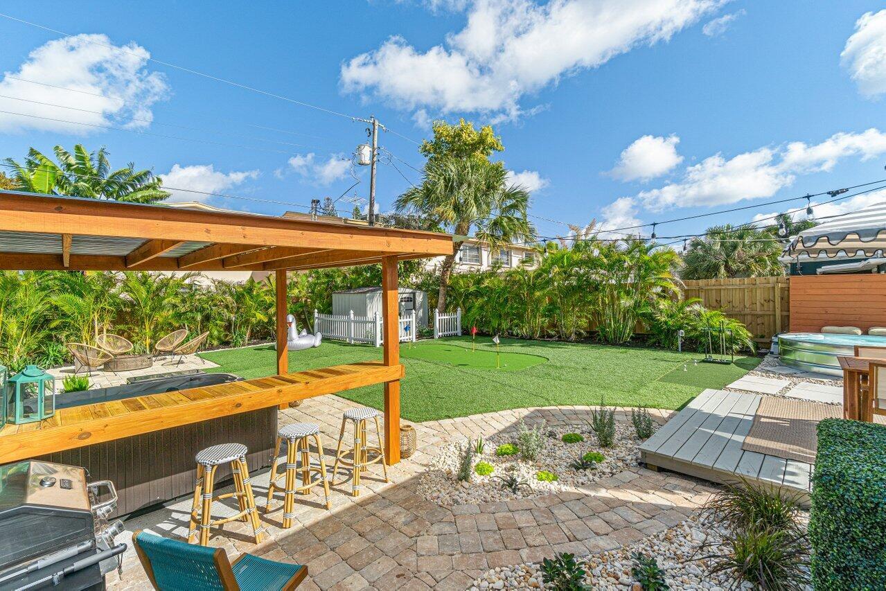 423 W Ocean Avenue