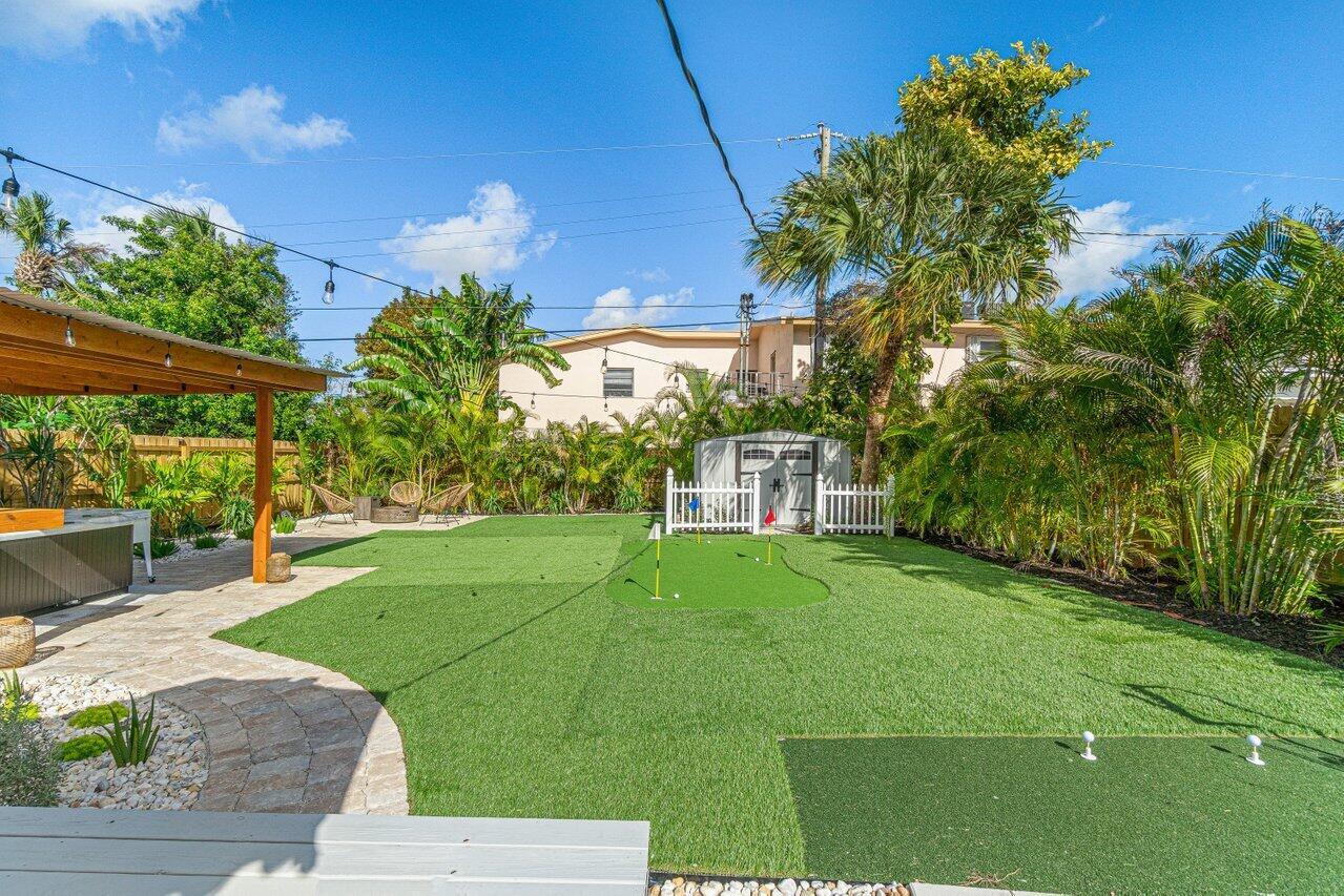 423 W Ocean Avenue