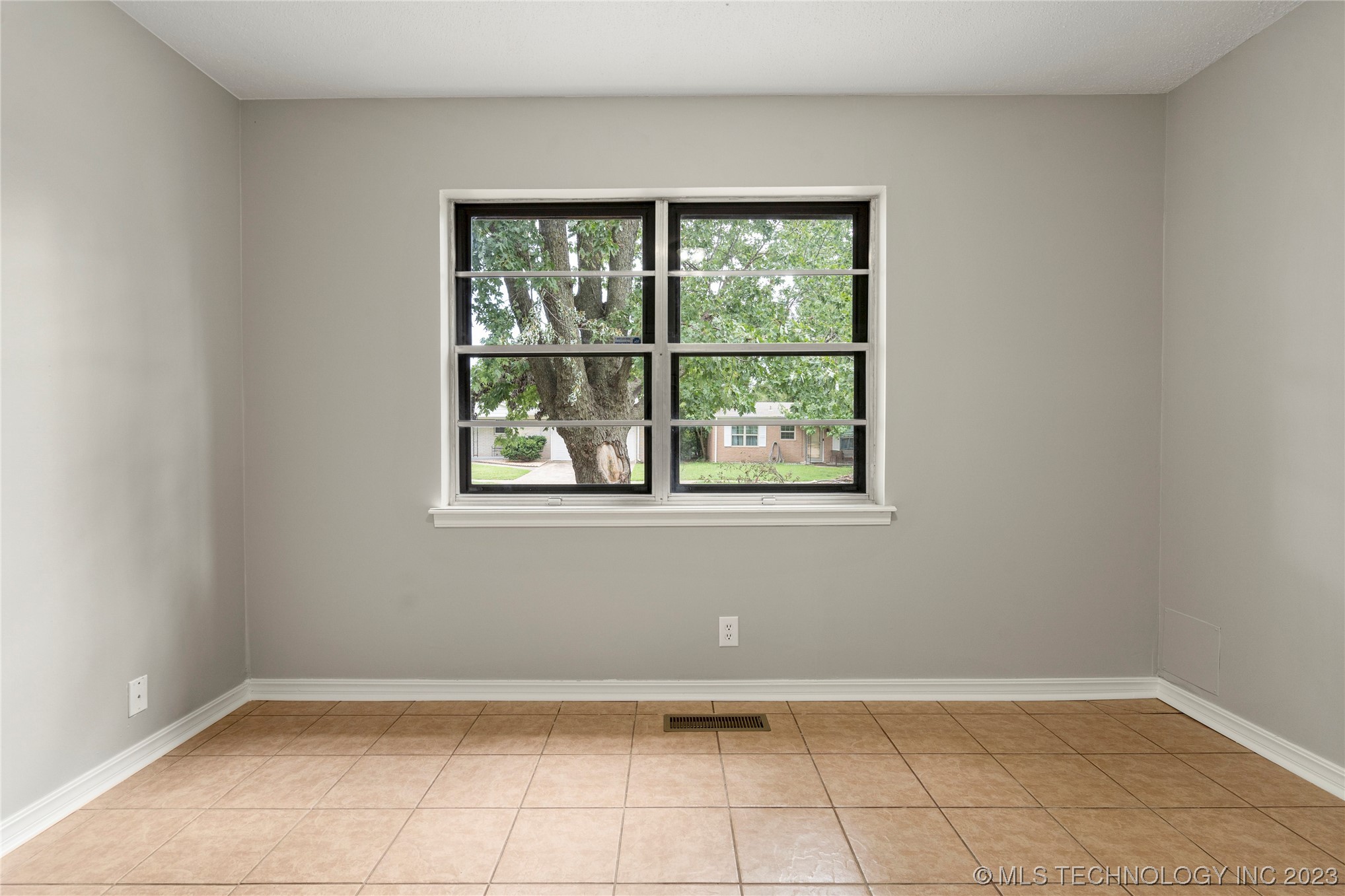 12325 E 25th Place