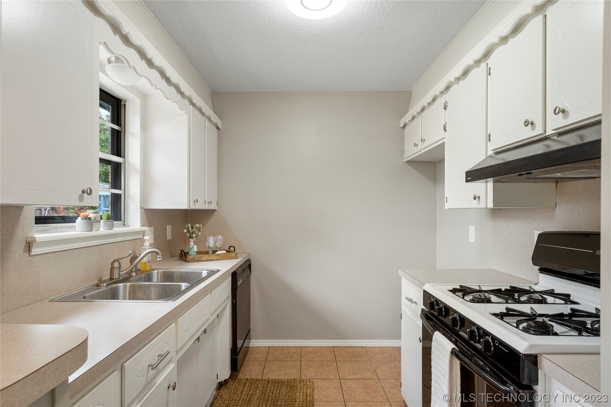 12325 E 25th Place